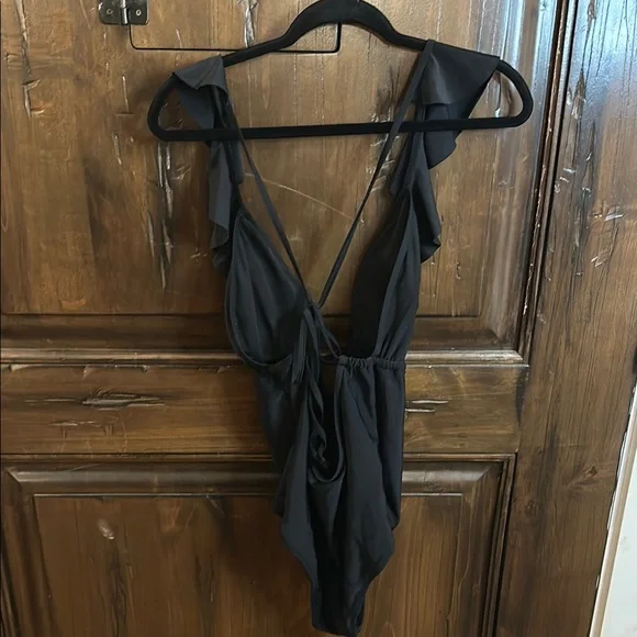 Cupshe Black Ruffled One Piece Swimsuit - Picture 5 of 6